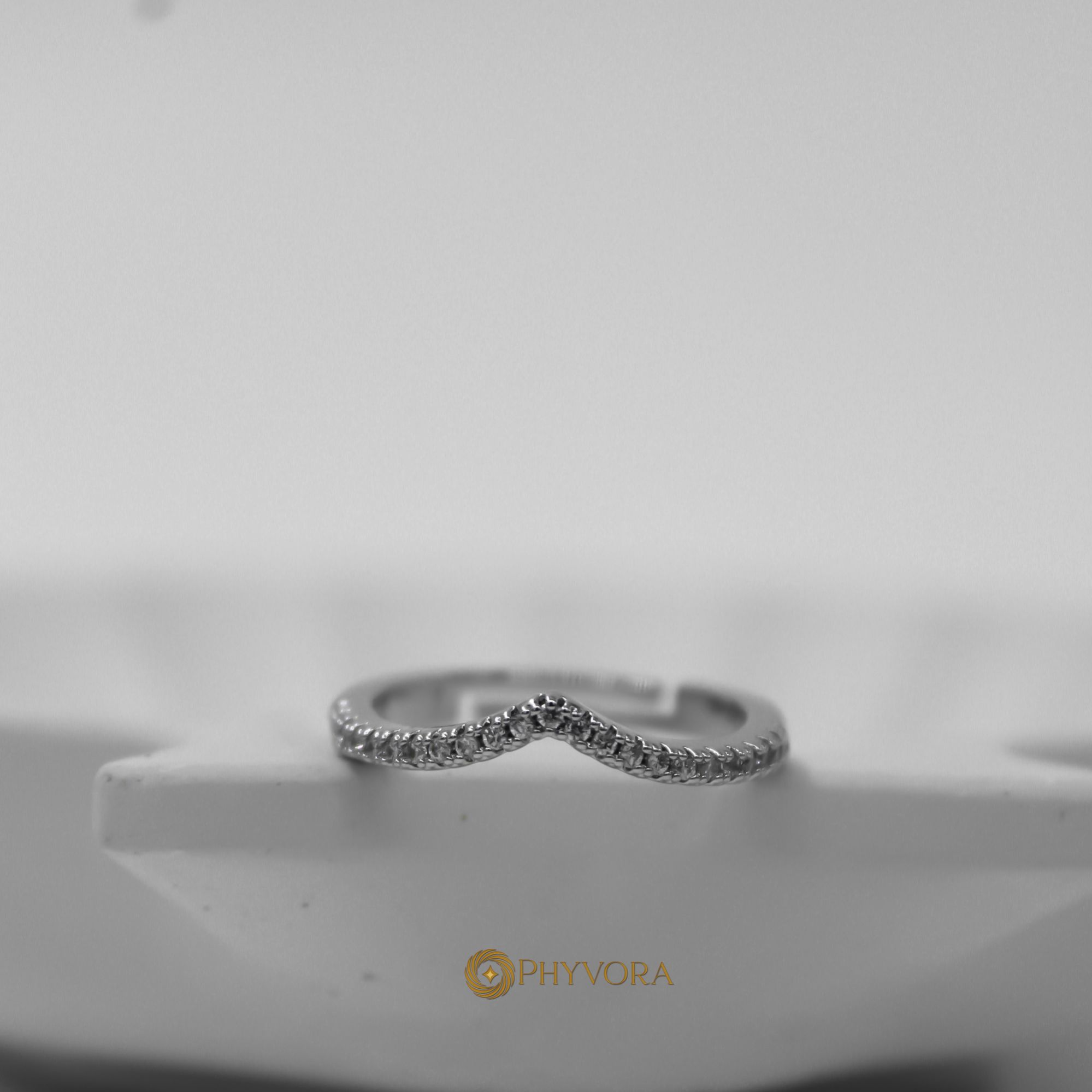 Gleam Curve Ring 18k toned